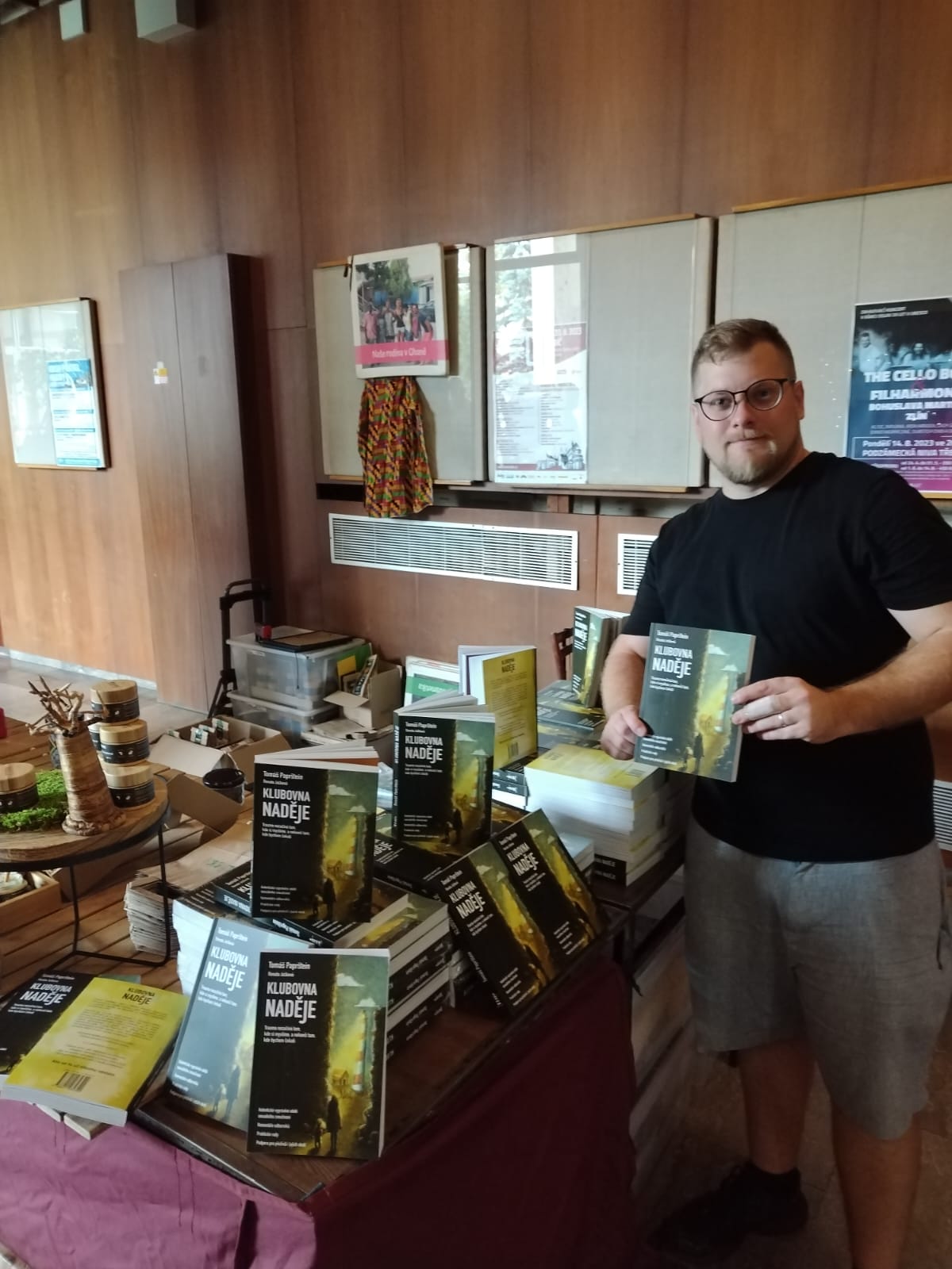 Kniha Klubovna Naděje_Tomáš Paprštein